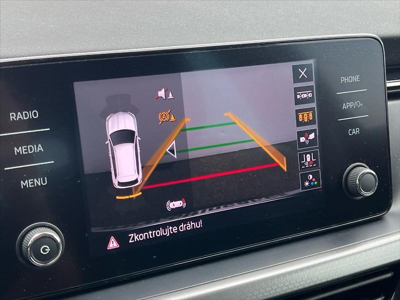 Škoda Kamiq 1,0 TSi 81kW STYLE PLUS - fotka 17 z 25