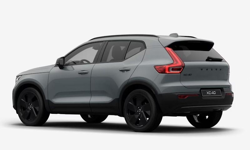 Volvo XC40 (2026) B3 AUT PLUS BLACK EDITION - fotka 7 z 17