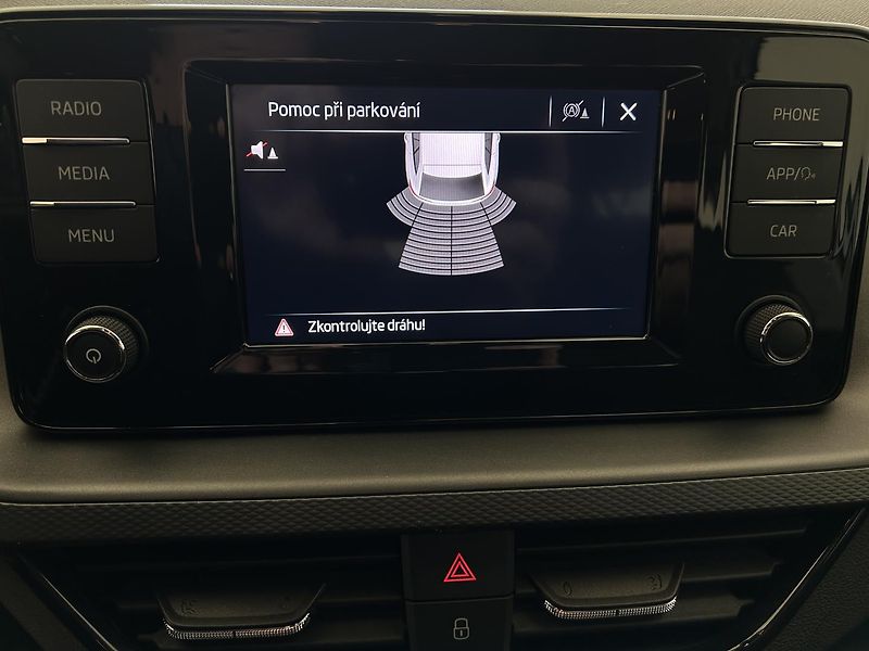 Škoda Scala 1.0 TSI Ambition - fotka 11 z 22