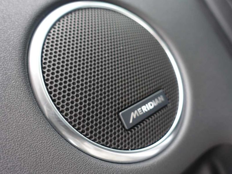 Land Rover Discovery Sport 1,5 R-Dynamic SE P300e - fotka 13 z 42