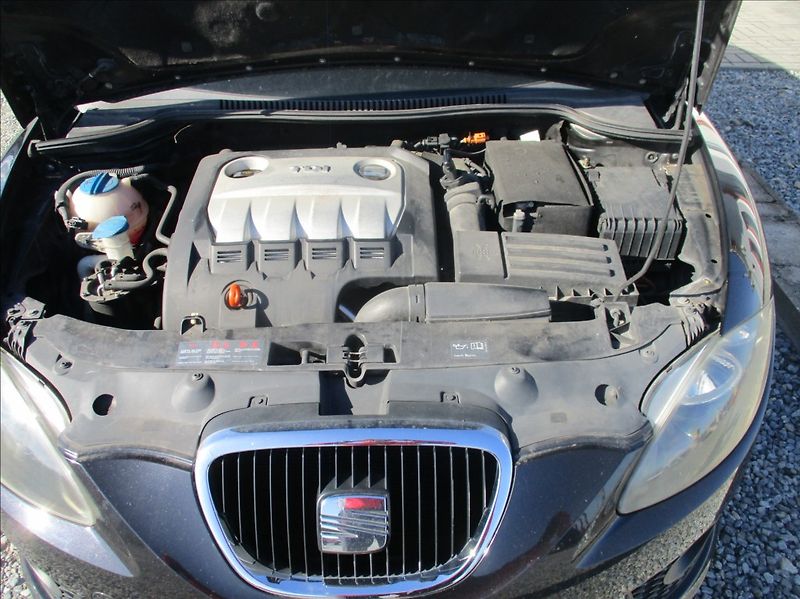 Seat Leon 1,9 TDI FR, aut. klima, 125kw, - fotka 24 z 31