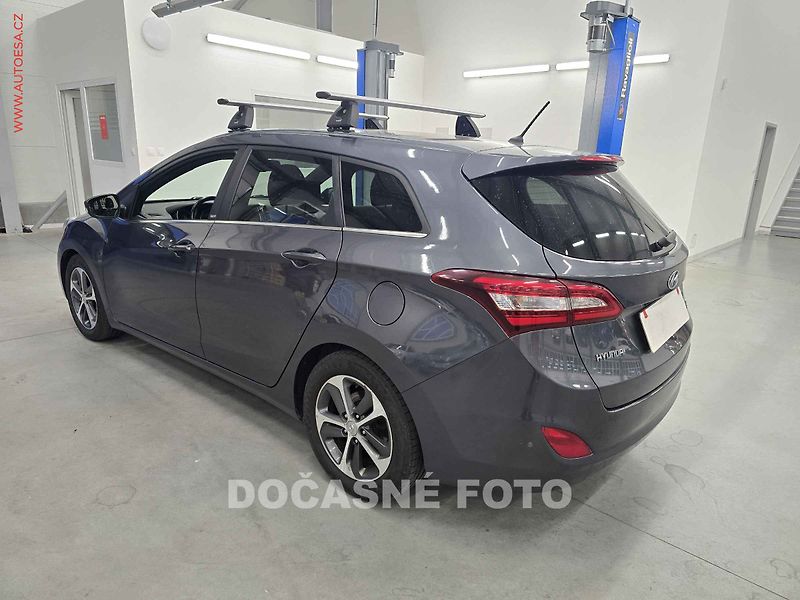 Hyundai i30 (2017) 1.6i, ČR, servis.kniha - fotka 2 z 3