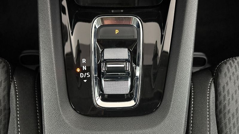 Škoda Octavia 2.0 TDI DSG Style - fotka 23 z 26