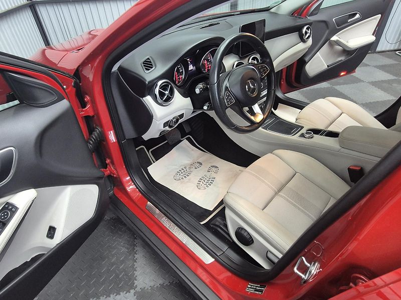 Mercedes-Benz GLA (2019) - fotka 17 z 25