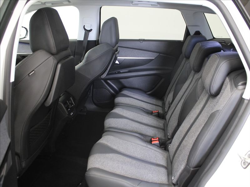 Peugeot 5008 1,5 HDi 96kW AT Allure PANO.7m - fotka 7 z 26