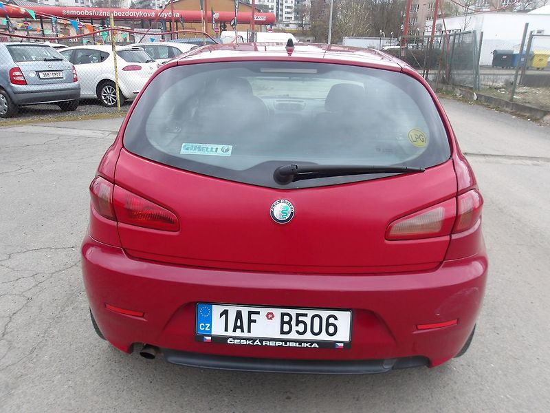 Alfa Romeo 147 1,6i 77kW LPG - fotka 12 z 30
