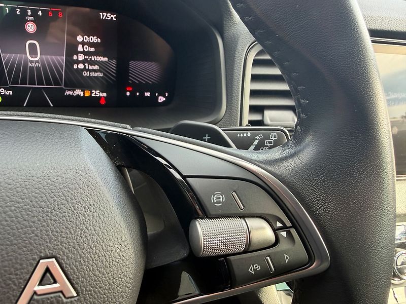 Škoda Karoq Selection  1,5TSI 110kW DSG - fotka 7 z 18