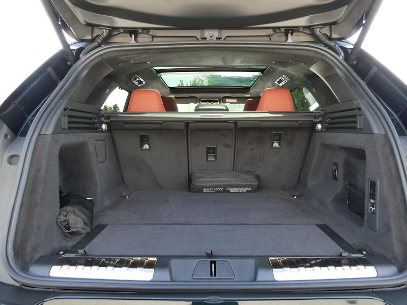 Land Rover Range Rover Sport (2026) SV P635 - fotka 37 z 43