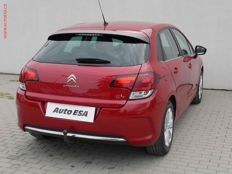 Citroën C4 (2016) 1.2 PT, ČR, AC, navi, park - fotka 4 z 19