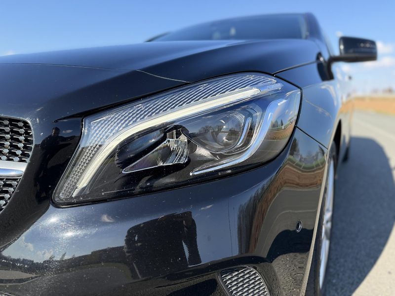 Mercedes-Benz Třídy A 180i SPORT LED NAVI SERVISKA - fotka 9 z 37
