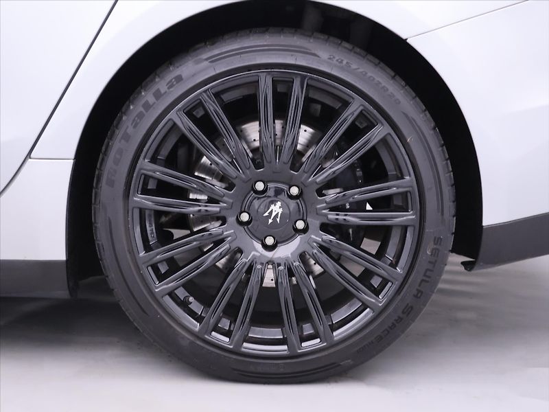 Maserati Ghibli 3,0 i 302kw 4X4 Q4 - fotka 33 z 40