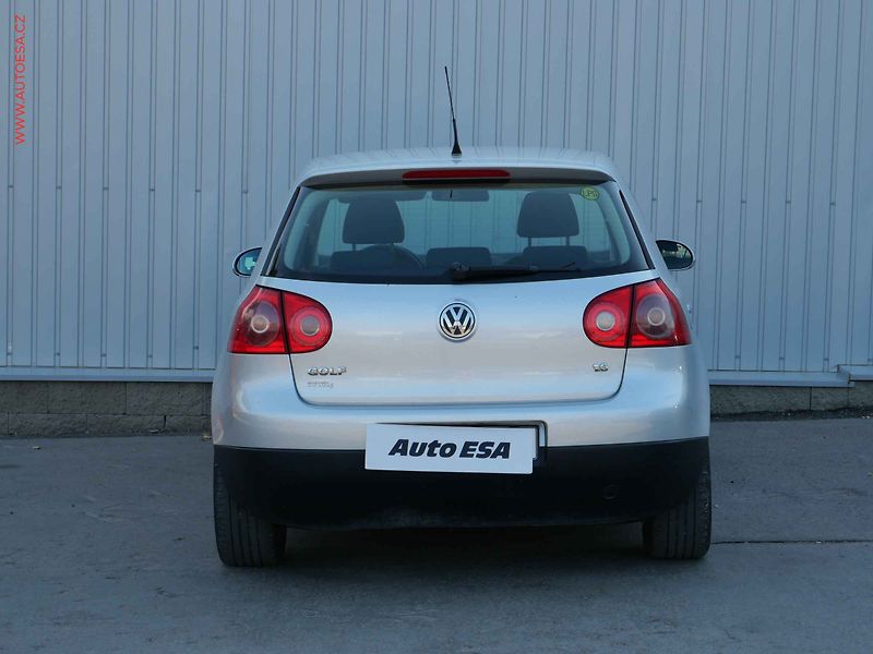 Volkswagen Golf (2007) 1.6i, AC - fotka 5 z 12