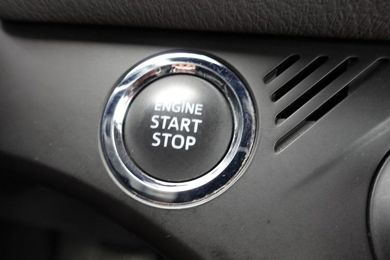 Toyota Yaris 1.33 VVT-i Multidrive S Bi-ton - fotka 21 z 28