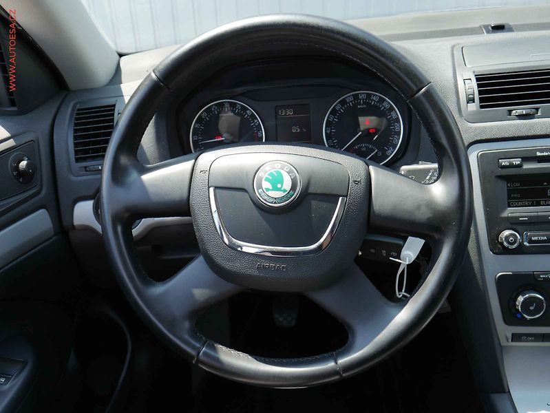 Škoda Octavia (2012) 1.6 TDi, 2.maj,ČR, Ambition - fotka 12 z 14