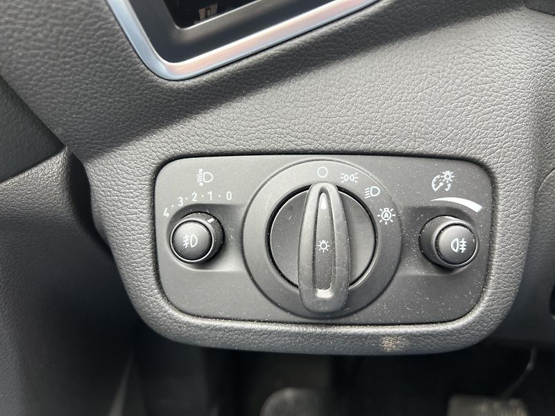 Ford Kuga 2.0TDCi 4x4 AUTOMAT TITANIUM  - fotka 13 z 44