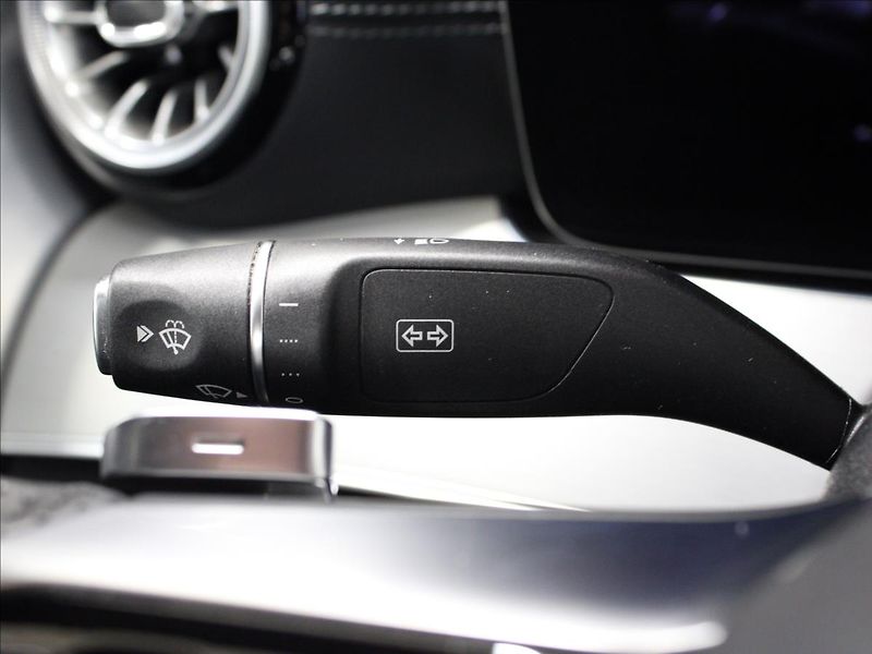 Mercedes-Benz CLS 2,0 D 9G - Tronic AMG line - fotka 17 z 31