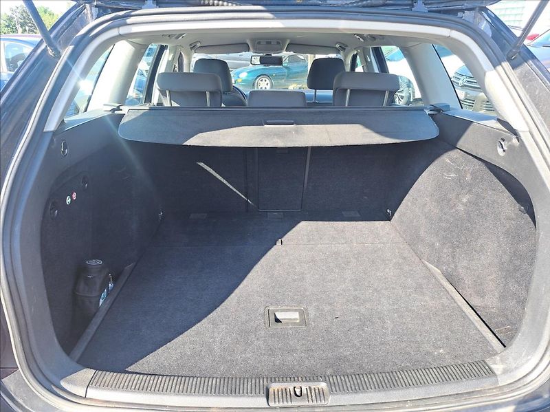 Volkswagen Golf 2,0   TDi 1MAJ*Tažné*Rozvody - fotka 28 z 34
