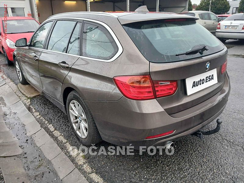 BMW Řada 3 (2015) 2.0 D 316d, NAVI, výhřev - fotka 2 z 3
