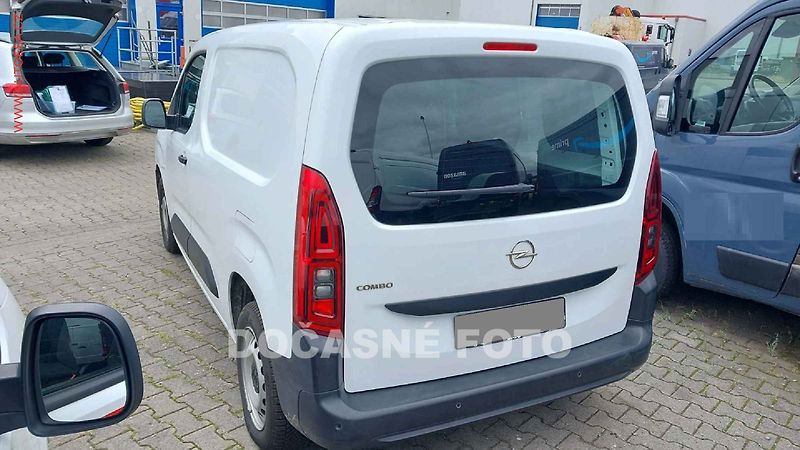 Opel Combo (2022) 1.5CDTi, Edition, navi, AC - fotka 4 z 7
