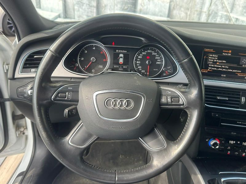 Audi A4 Allroad (2012) 2.0TDi, 105KW, 4x4, B&O - fotka 12 z 27