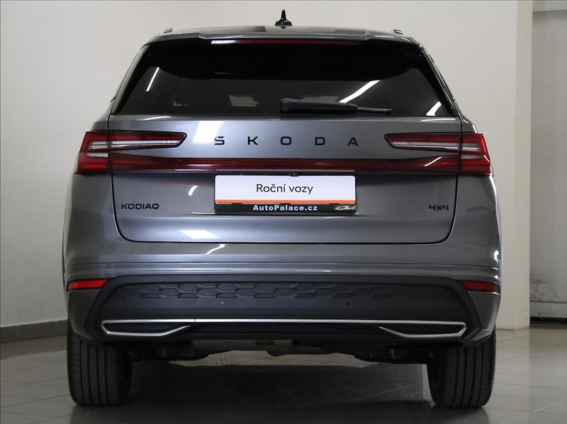 Škoda Kodiaq 2,0 TDi 4x4 Sportline PANO. TZ - fotka 4 z 27