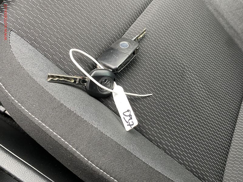 Škoda Rapid (2014) 1.2 TSi, Ambition, park.čidla - fotka 17 z 17