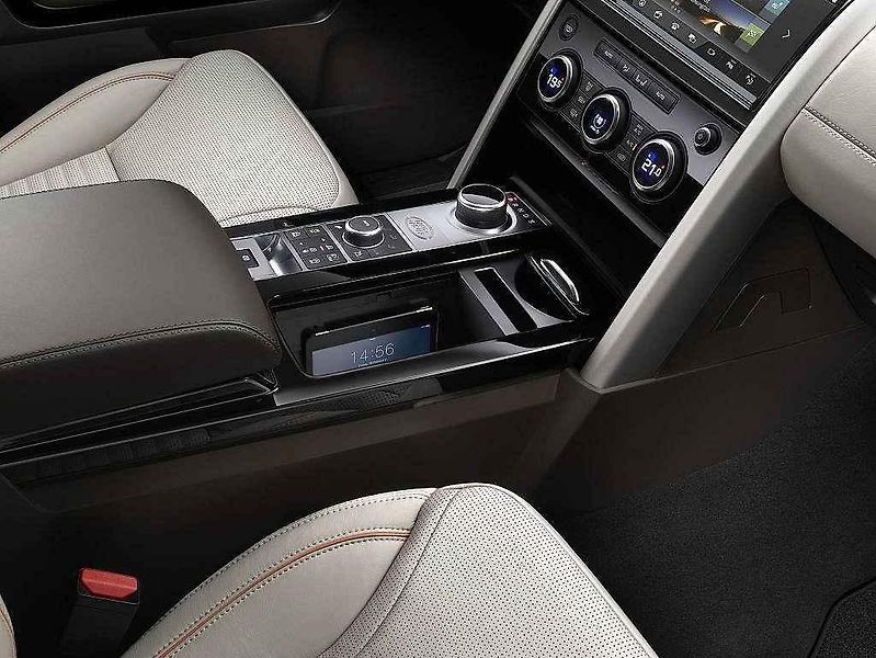 Land Rover Discovery.