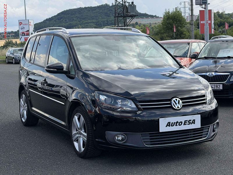 Volkswagen Touran (2010) 2.0 TDi, Highline, DSG, bixen - fotografie inzerátu