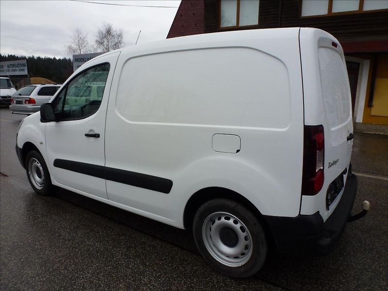 Citroën Berlingo 1,6 HDI 3míst Tažné,Klima,Temp - fotka 11 z 49