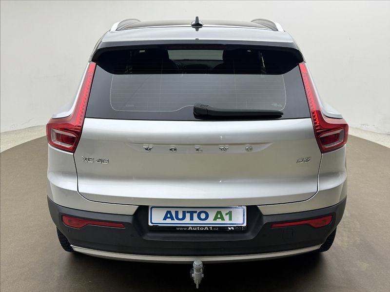 Volvo XC40 2,0 D3 AUTOMAT VÝHŘEV TAŽNÉ - fotka 5 z 41