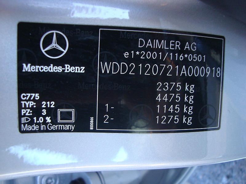 Mercedes-Benz Třídy E (2008) E 500,1.Maj. v ČR,Servisní k. - fotka 50 z 74
