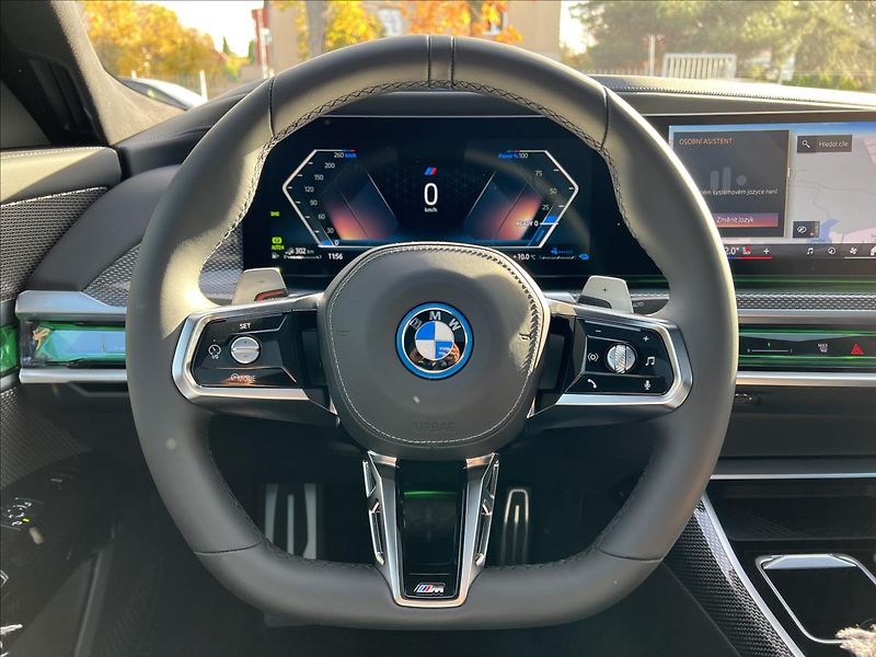 BMW Řada 7 750e Msport Pro xDrive - fotka 13 z 43