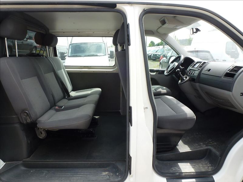 Volkswagen Transporter 2,0 TDI Long L2 Klima 6 míst - fotka 23 z 44