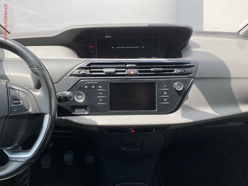 Citroën C4 Picasso (2017) 1.2 PT, Feel, navi, kamera - fotka 12 z 17