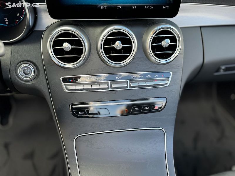 Mercedes-Benz Třídy C CABRIO 300d AMG - fotka 45 z 49