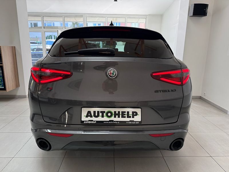 Alfa Romeo Stelvio (2021) 2.2 210 HP Veloce 8AT Q4 - fotka 5 z 30
