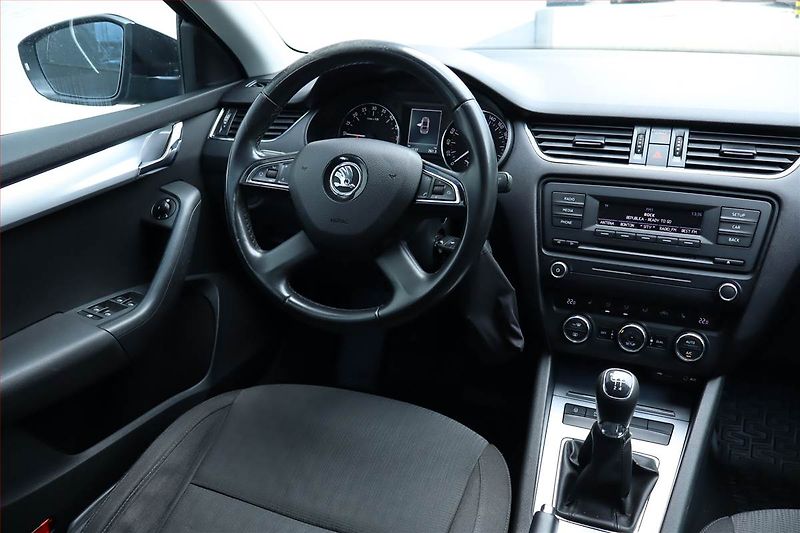 Škoda Octavia (2014) 1.6 TDI, Serv.kniha, Tempomat - fotka 7 z 20