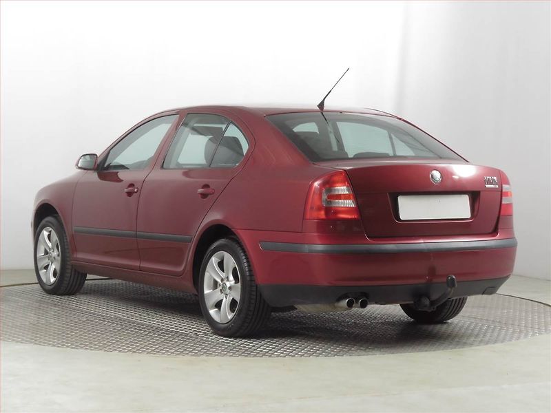 Škoda Octavia (2007) Ambiente 2.0 TDI, Tempomat - fotka 4 z 18