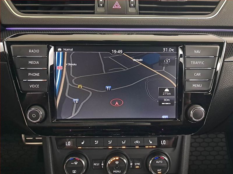 Škoda Superb (2018) Sportline 2.0 TDI, Automat - fotka 24 z 27