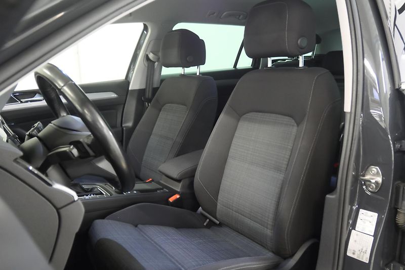 Volkswagen Passat - fotka 12 z 28