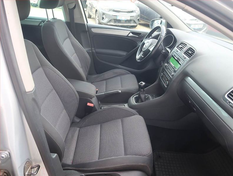 Volkswagen Golf (2012) 1.2 TSI, Tempomat - fotka 9 z 14