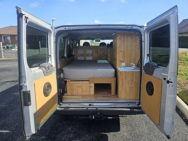 Ford Transit 2.2 TDCI s obytnou vestavbou, zdroj: Auto Lorenc