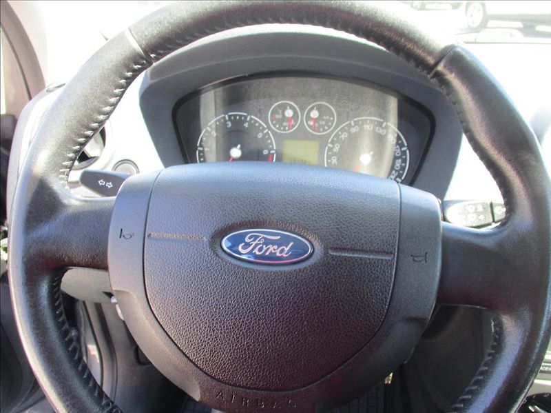 Ford Fusion 1,4 i, klima, ZAMLUVENO - fotka 18 z 28