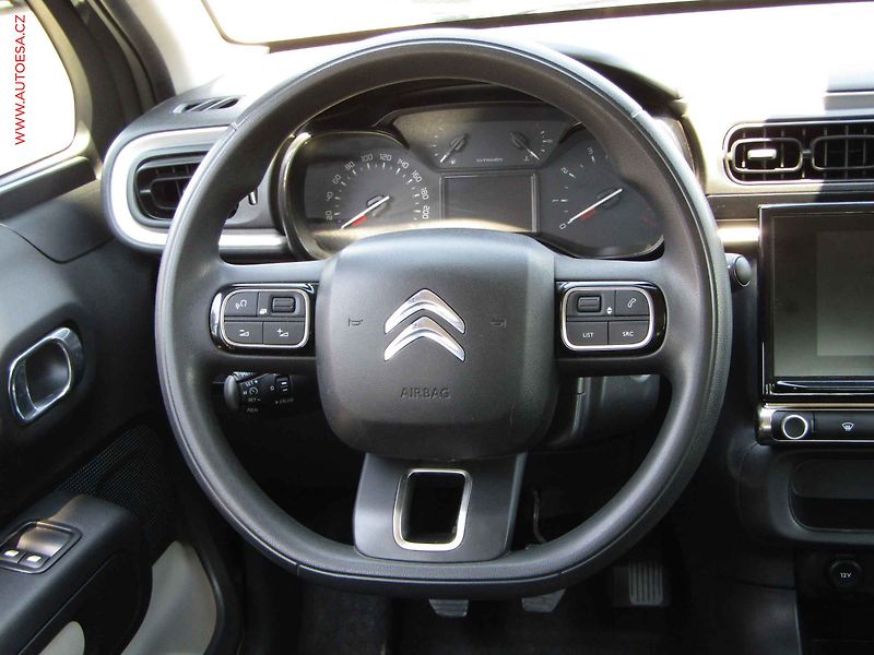 Citroën C3 (2019) 1.2 PT, Feel, navi - fotka 13 z 18