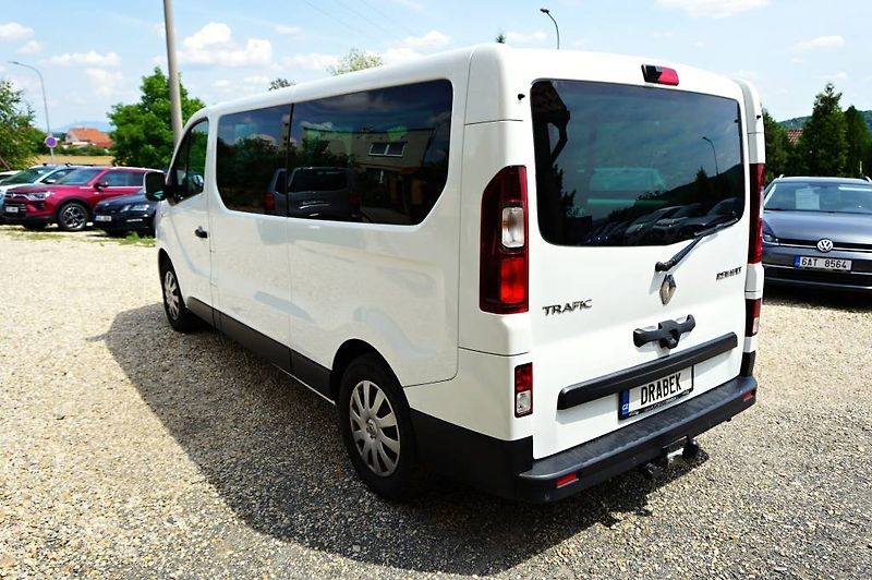 Renault Trafic (2018) PASSANGER 1,6 DCI 92 kW - fotka 6 z 31
