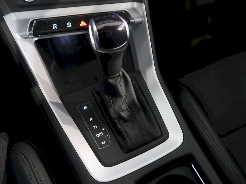 Audi Q3 (2023) S-LINE 1.5TSI 110KW AUTOMAT - fotka 30 z 39