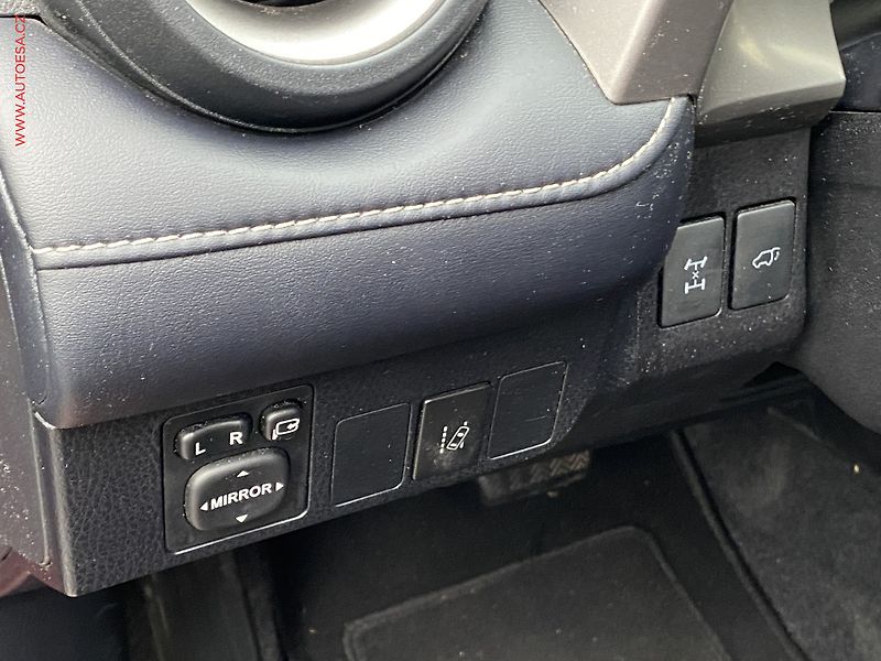 Toyota RAV4 (2019) 2.0 VVT-i 4x4, ČR, AT, LED - fotka 12 z 20
