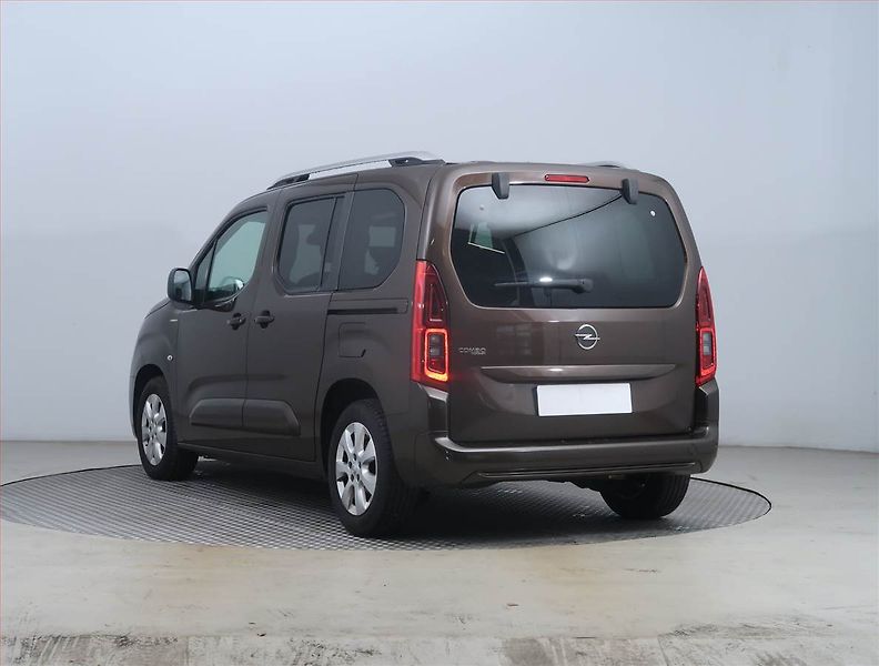 Opel Combo (2019) 1.2 Turbo, 5Míst, ČR - fotka 4 z 15