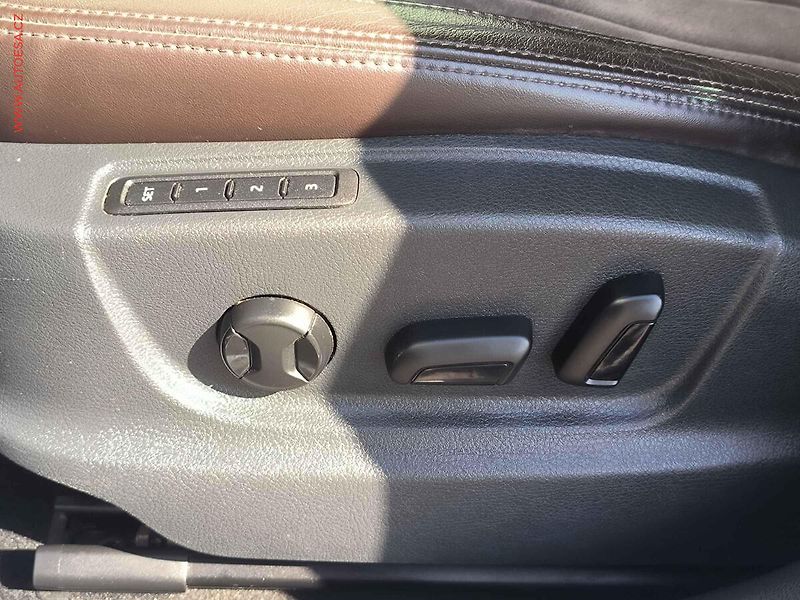 Škoda Octavia (2015) 2.0TDi 4x4, ČR, DSG, bixenon - fotka 11 z 26