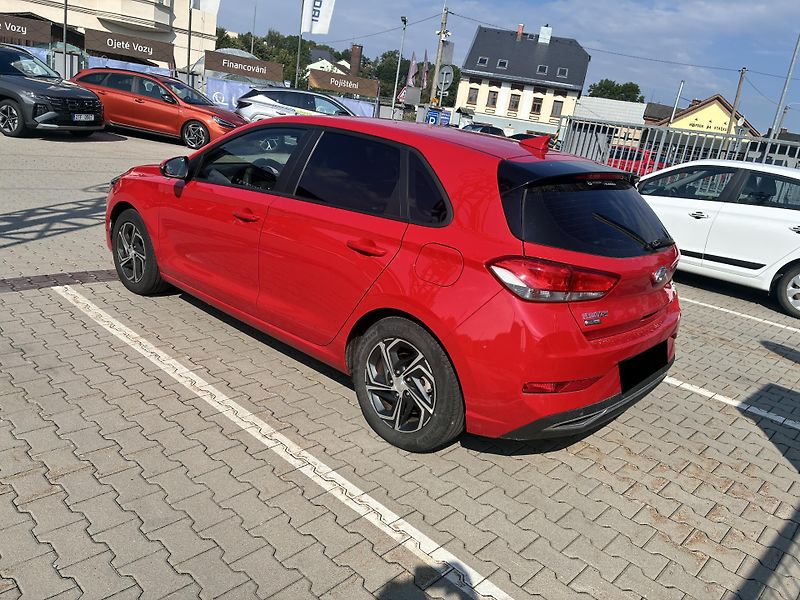 Hyundai i30 HB 1.5DPi 81kW COMFORT TAŽNÉ - fotka 8 z 10